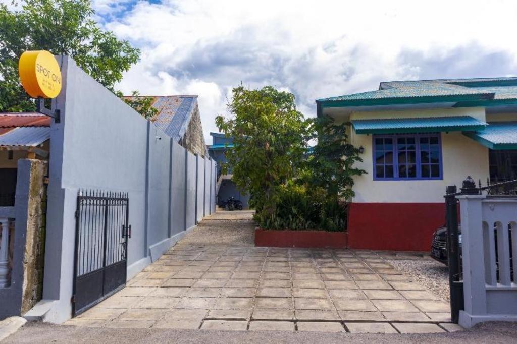 Spot On 2063 Bethania Residence Kupang  Extérieur photo